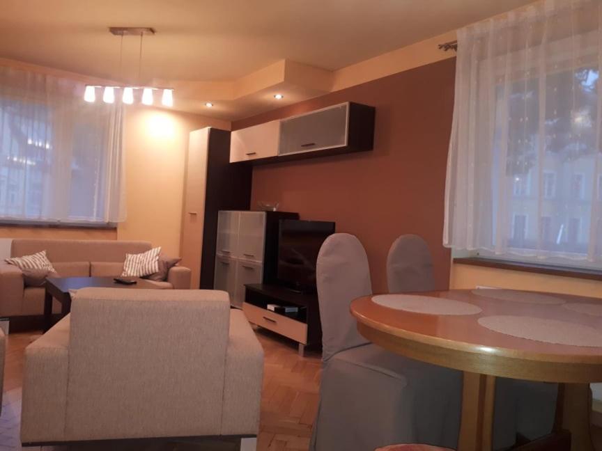 Apartament Przy Parku Kudowa Zdroj Luaran gambar